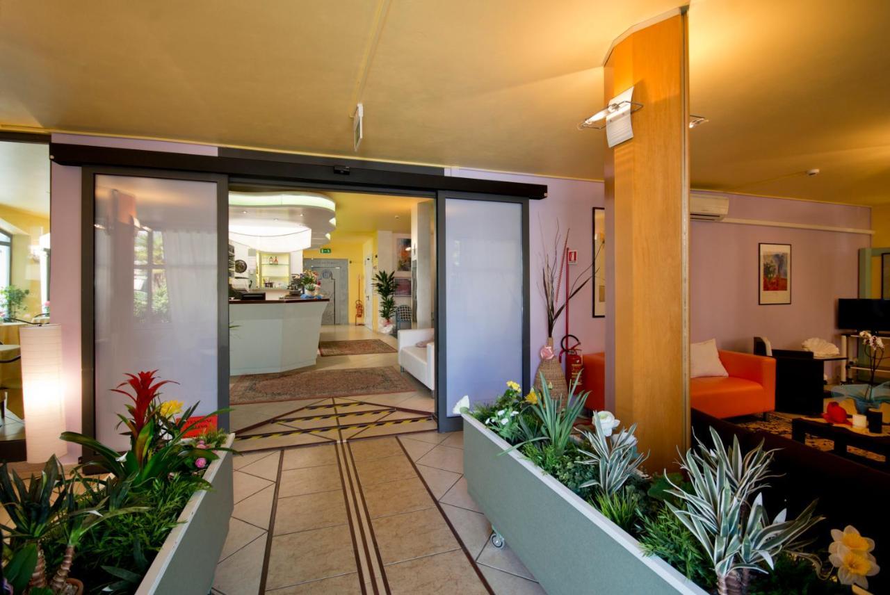 Hotel Milano Gatteo a Mare Exterior photo